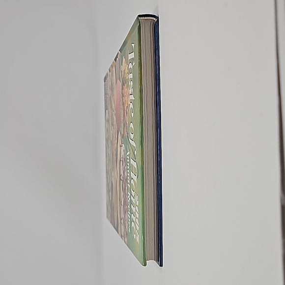 Taste of Home 2005 Annual Recipes Hardcover Cookbook - Picture 6 of 10